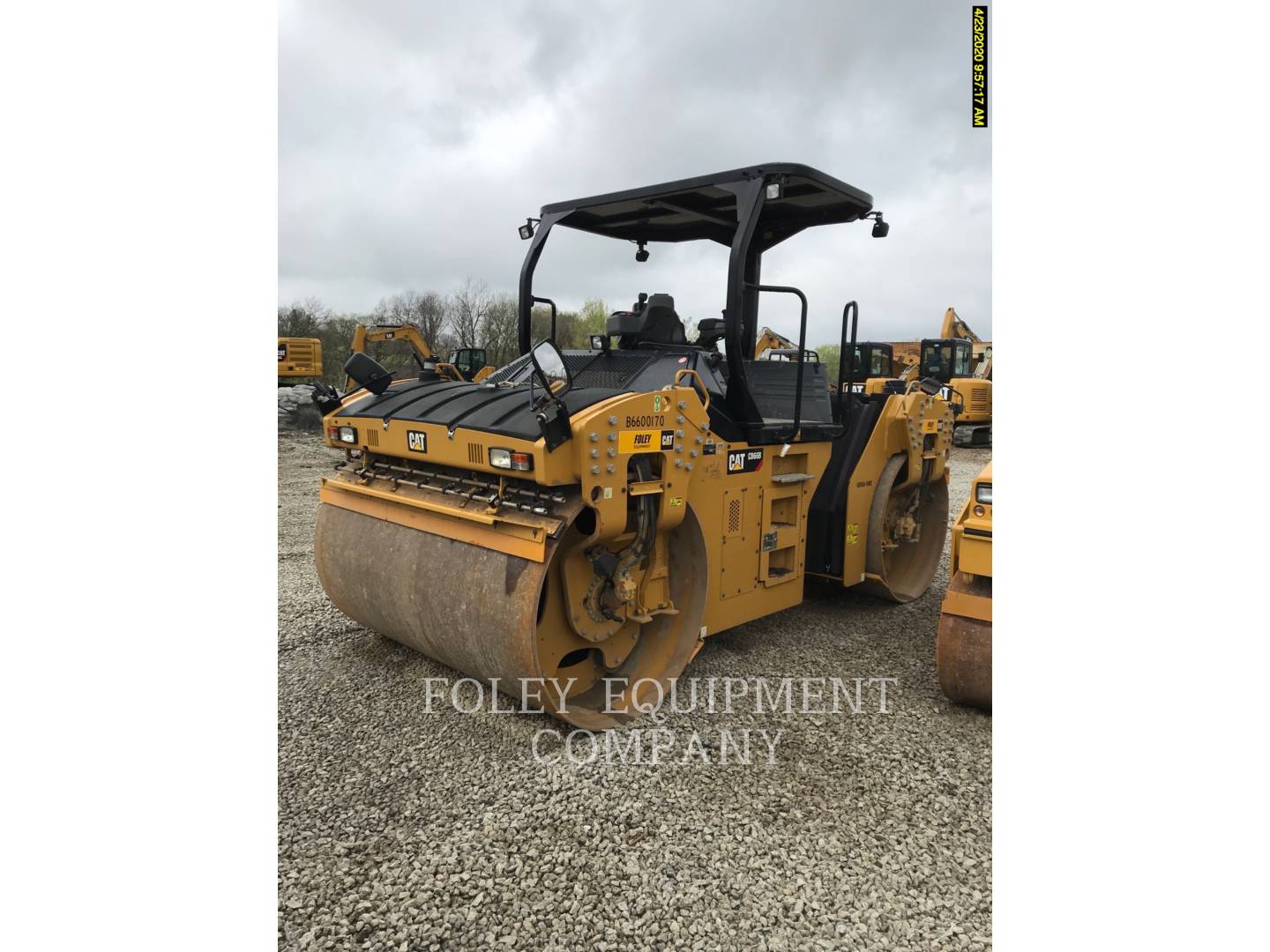 2016 Caterpillar CB66B Compactor