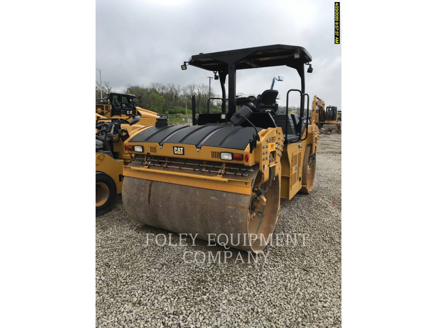 2016 Caterpillar CB66B Compactor