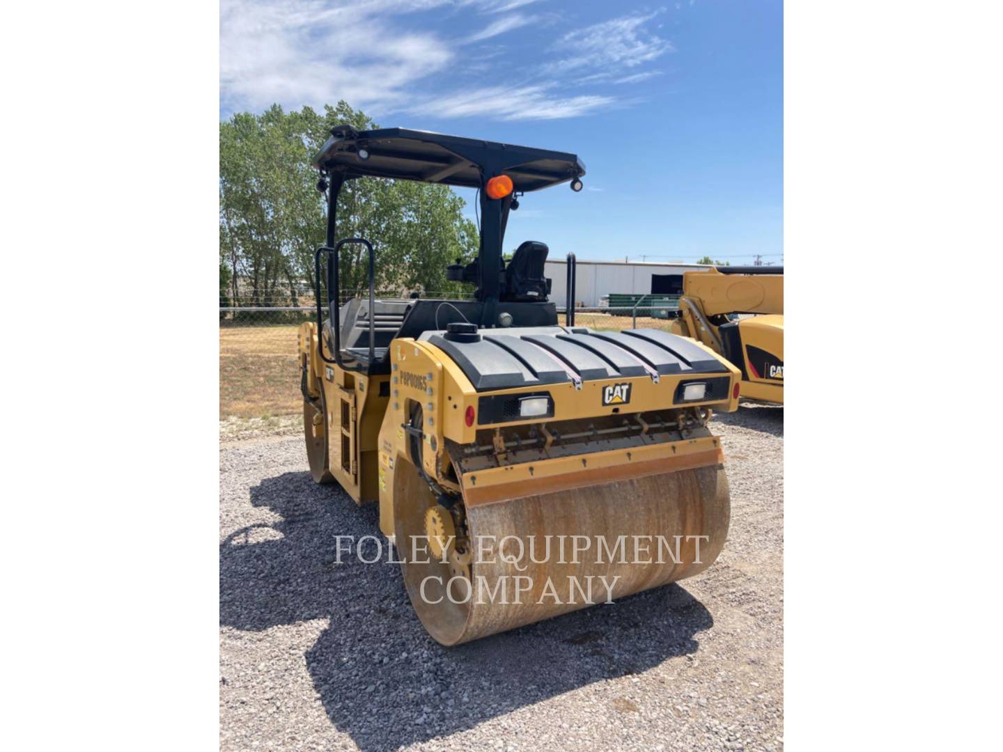 2017 Caterpillar CB10-01 Compactor