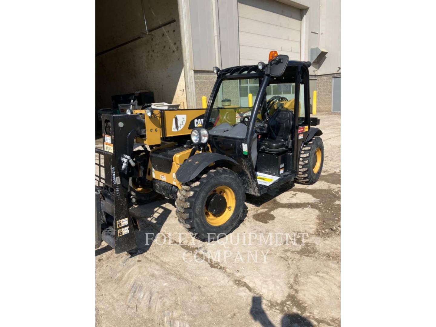 2018 Caterpillar TH255C TeleHandler