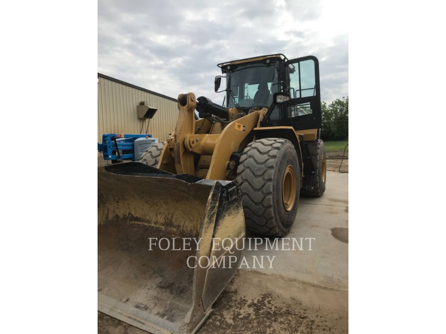 2018 Caterpillar 966M Wheel Loader