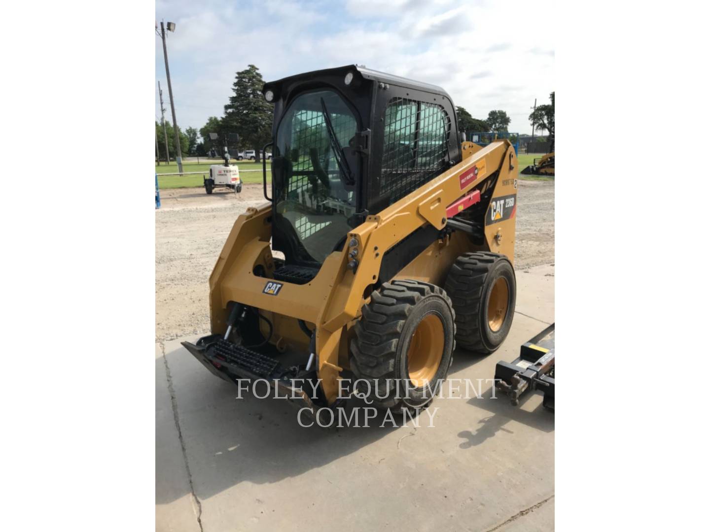 2019 Caterpillar 236DSTD1CA Skid Steer Loader