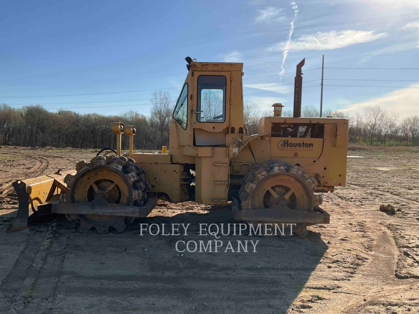 1977 Caterpillar 815 Compactor