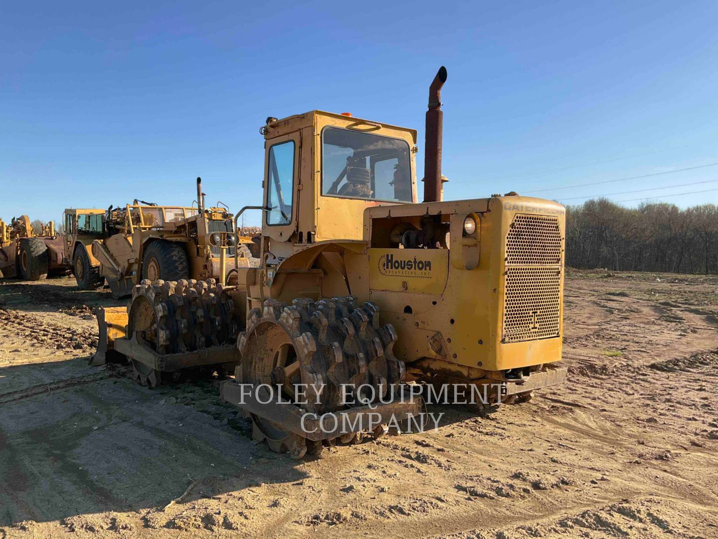 1977 Caterpillar 815 Compactor