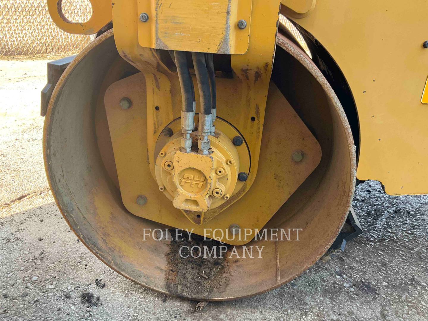 2019 Caterpillar CC24B Compactor