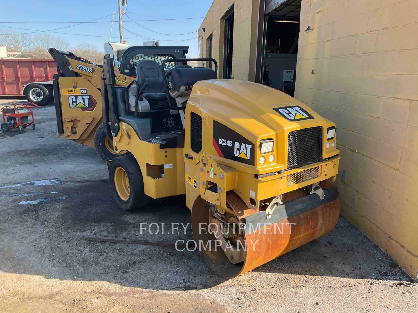 2019 Caterpillar CC24B Compactor