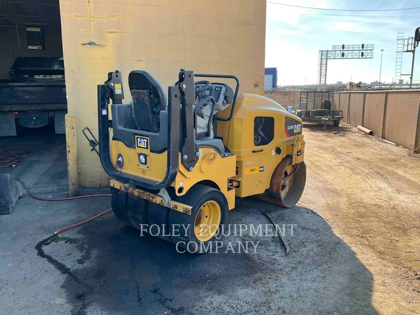 2019 Caterpillar CC24B Compactor