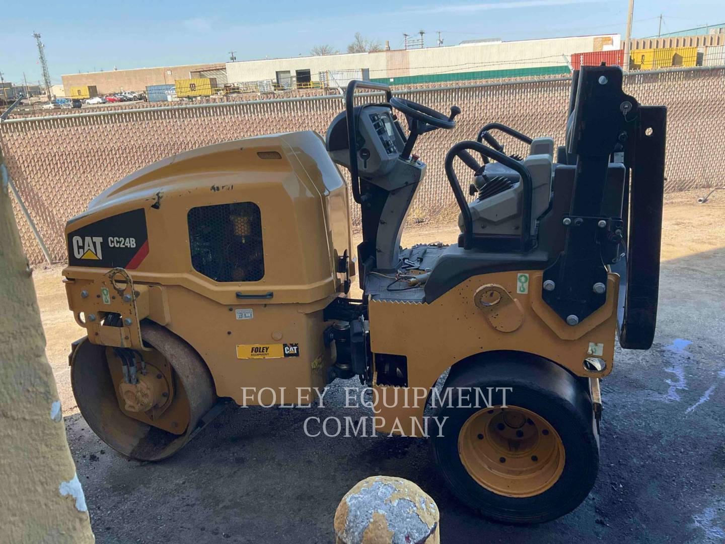 2019 Caterpillar CC24B Compactor