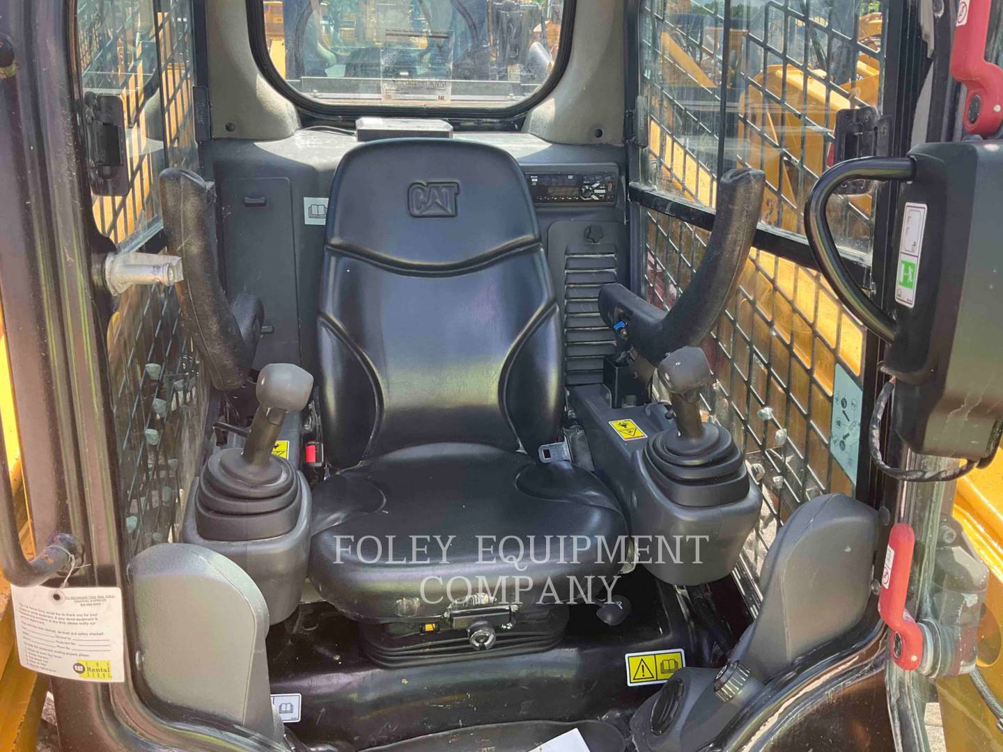 2019 Caterpillar 236D Skid Steer Loader