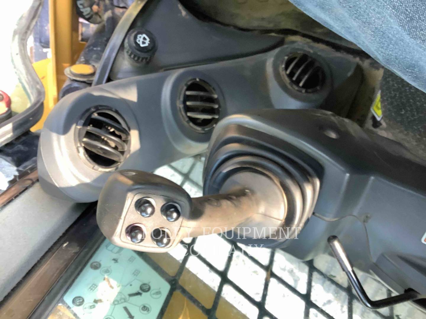 2019 Caterpillar 239DSTD1CA Skid Steer Loader