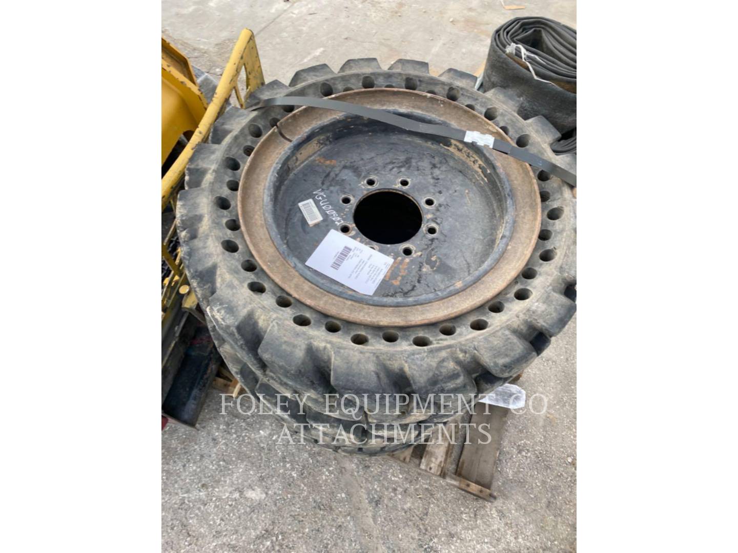 Caterpillar TR2621216S Skid Steer Loader