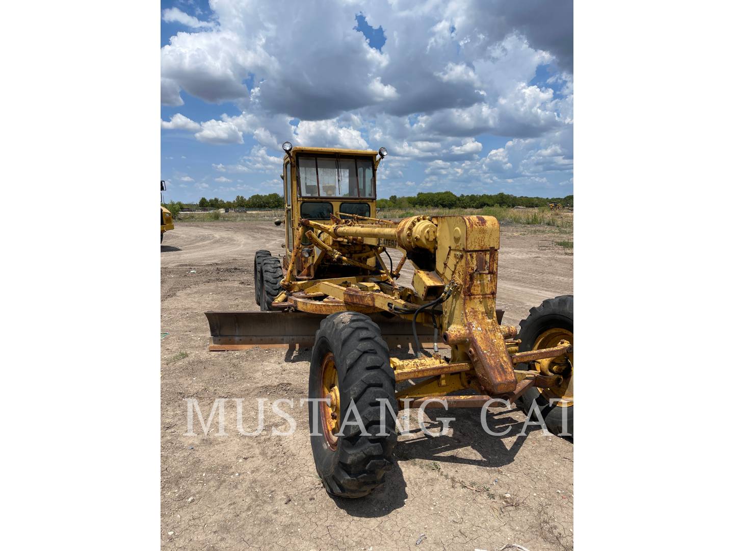 1966 Caterpillar 12F Grader - Road