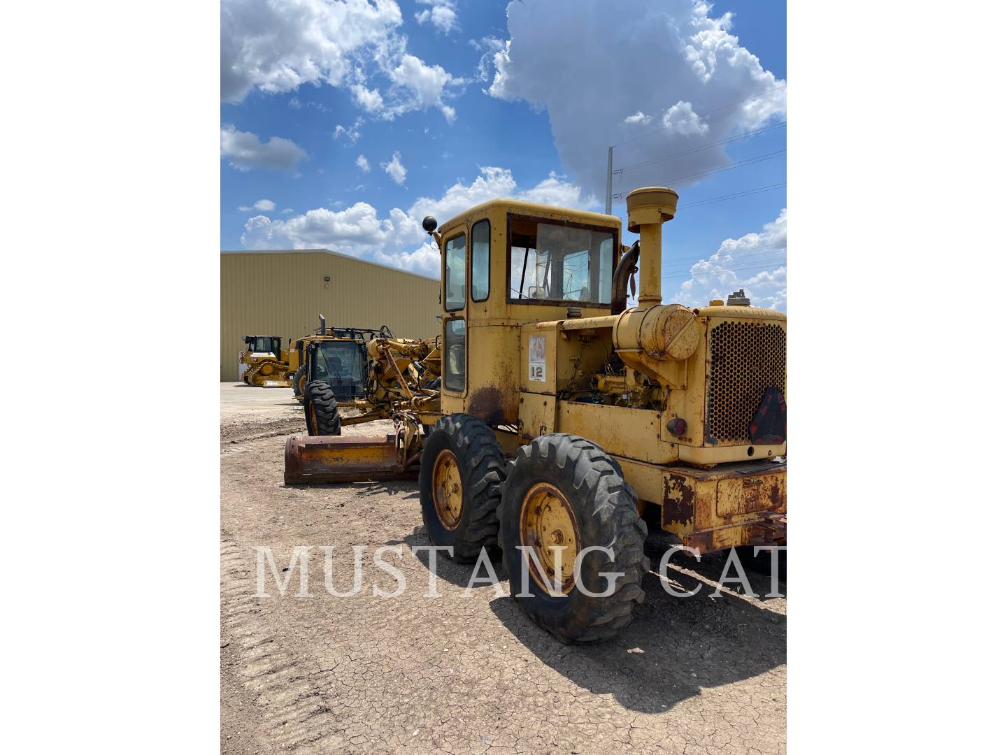 1966 Caterpillar 12F Grader - Road