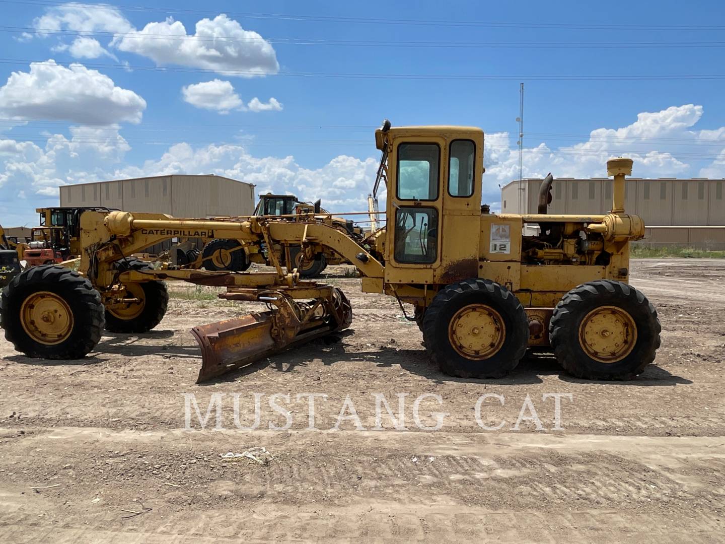 1966 Caterpillar 12F Grader - Road