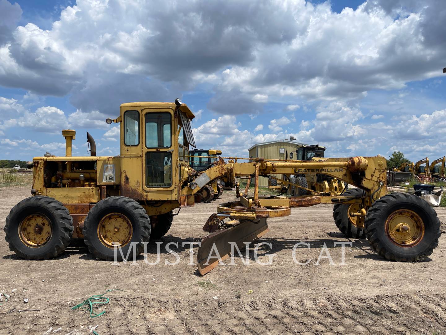 1966 Caterpillar 12F Grader - Road