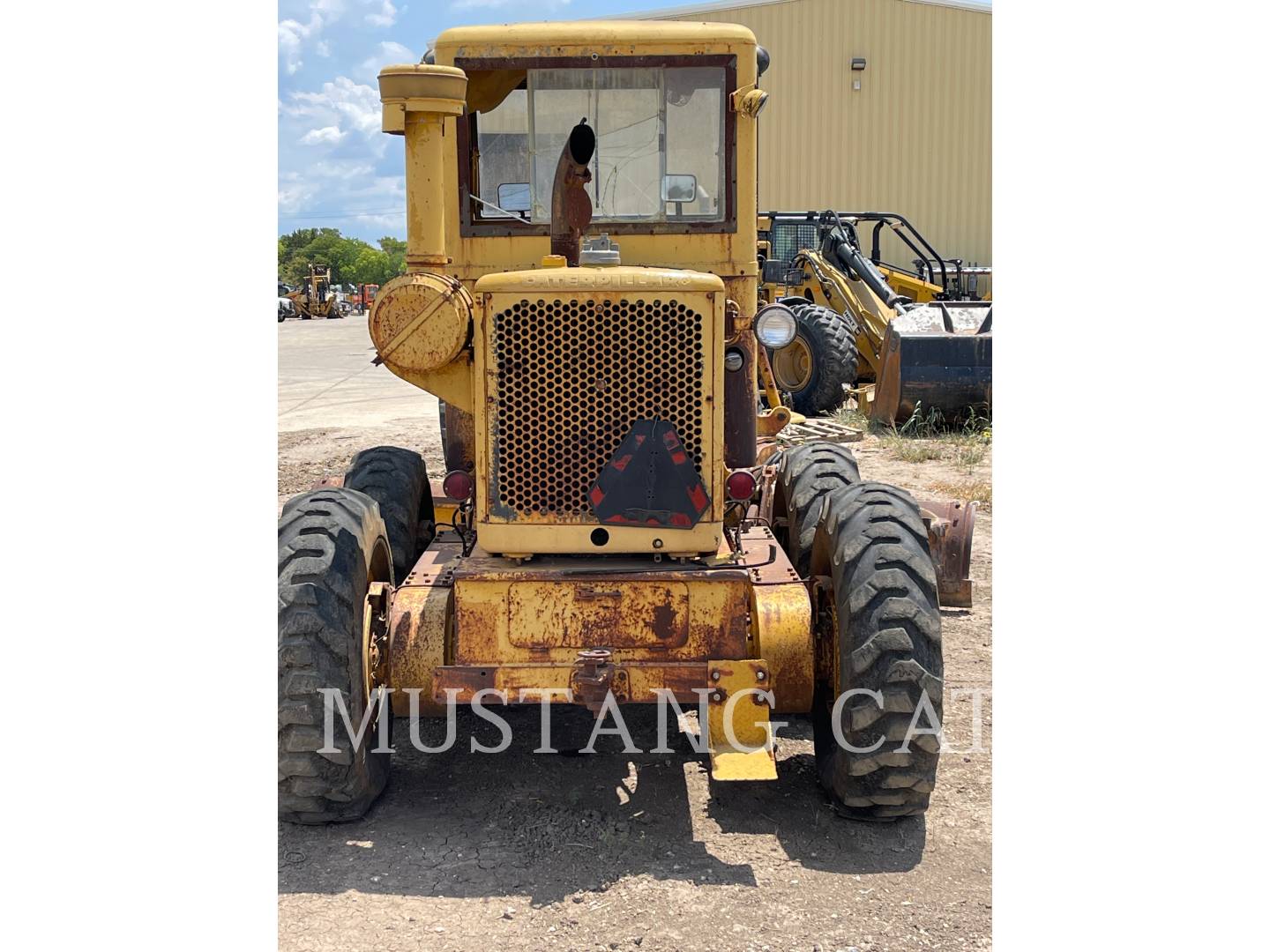 1966 Caterpillar 12F Grader - Road