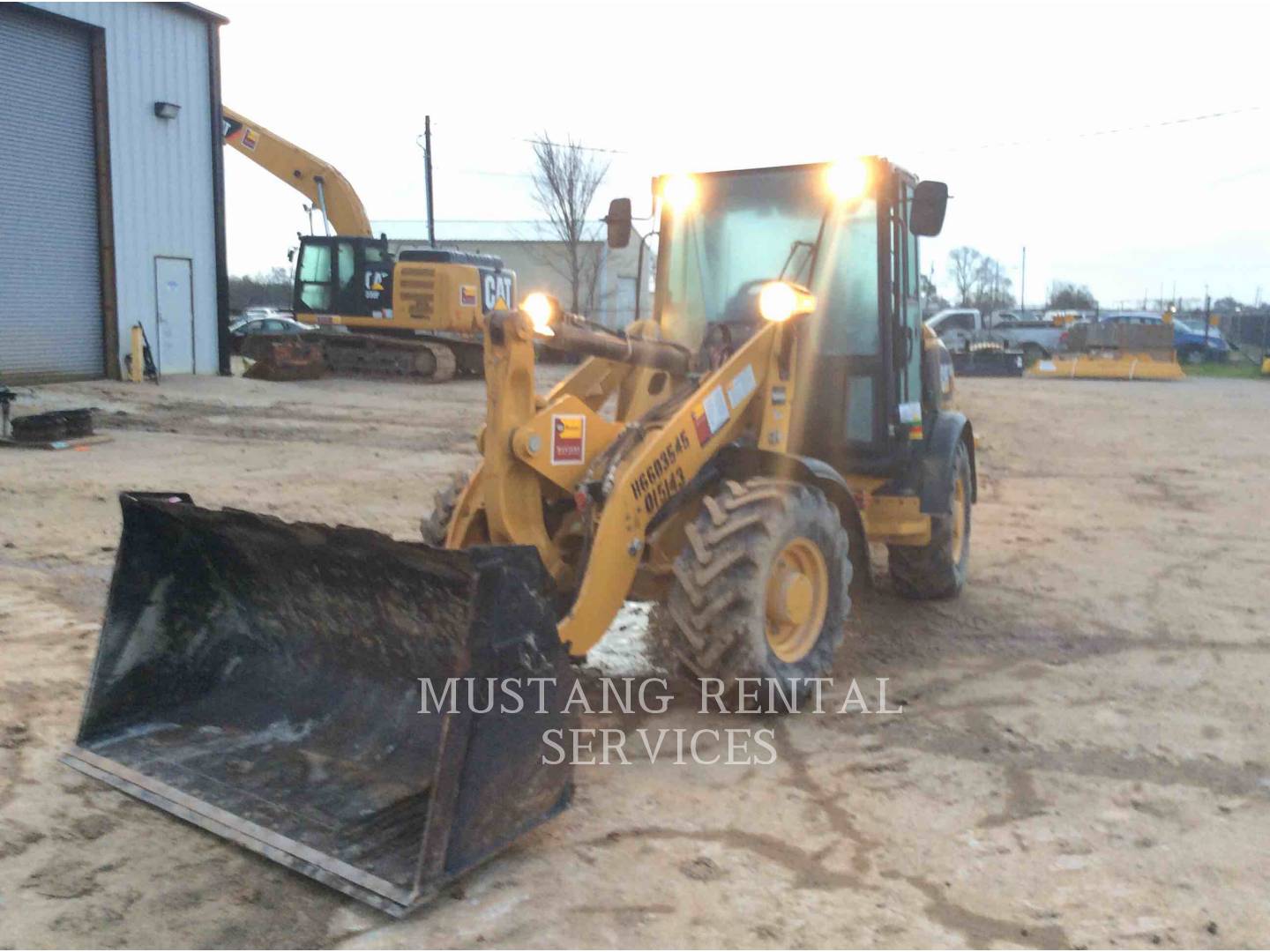 2018 Caterpillar 906M Wheel Loader