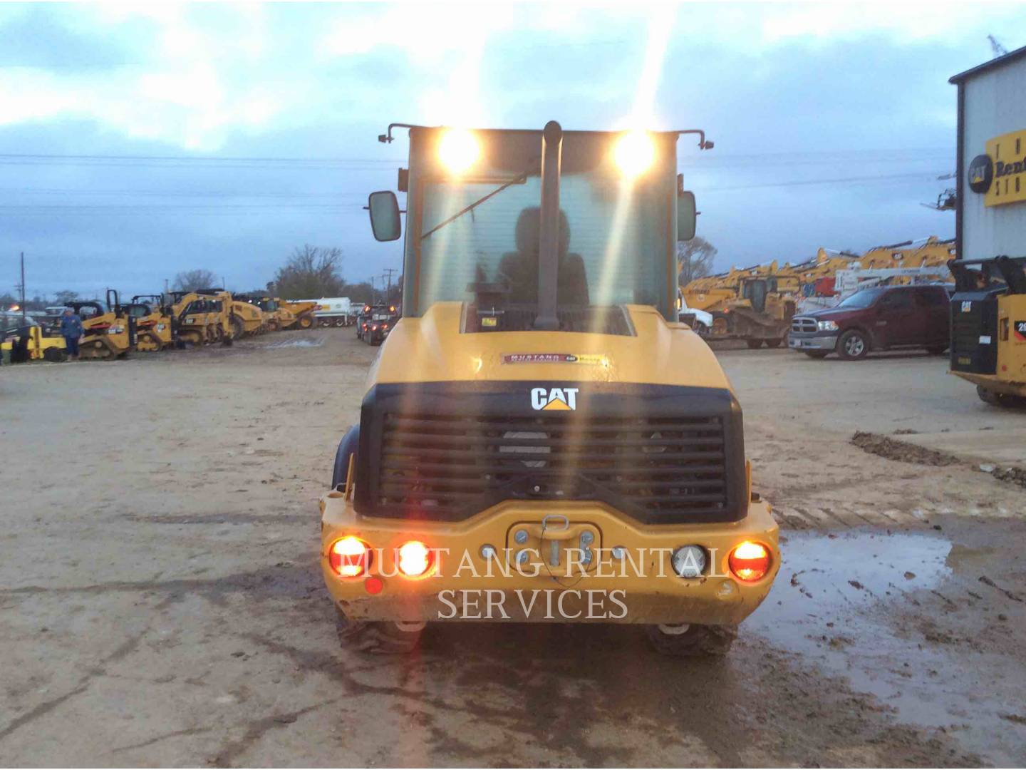 2018 Caterpillar 906M Wheel Loader