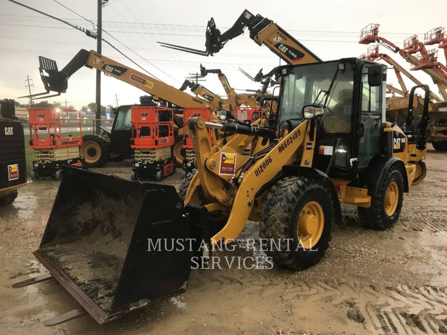 2018 Caterpillar 906M Wheel Loader