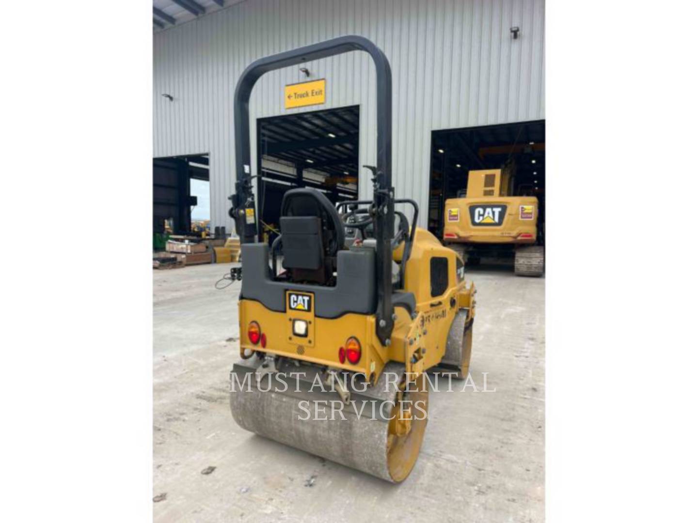 2019 Caterpillar CB24B Vibratory Double