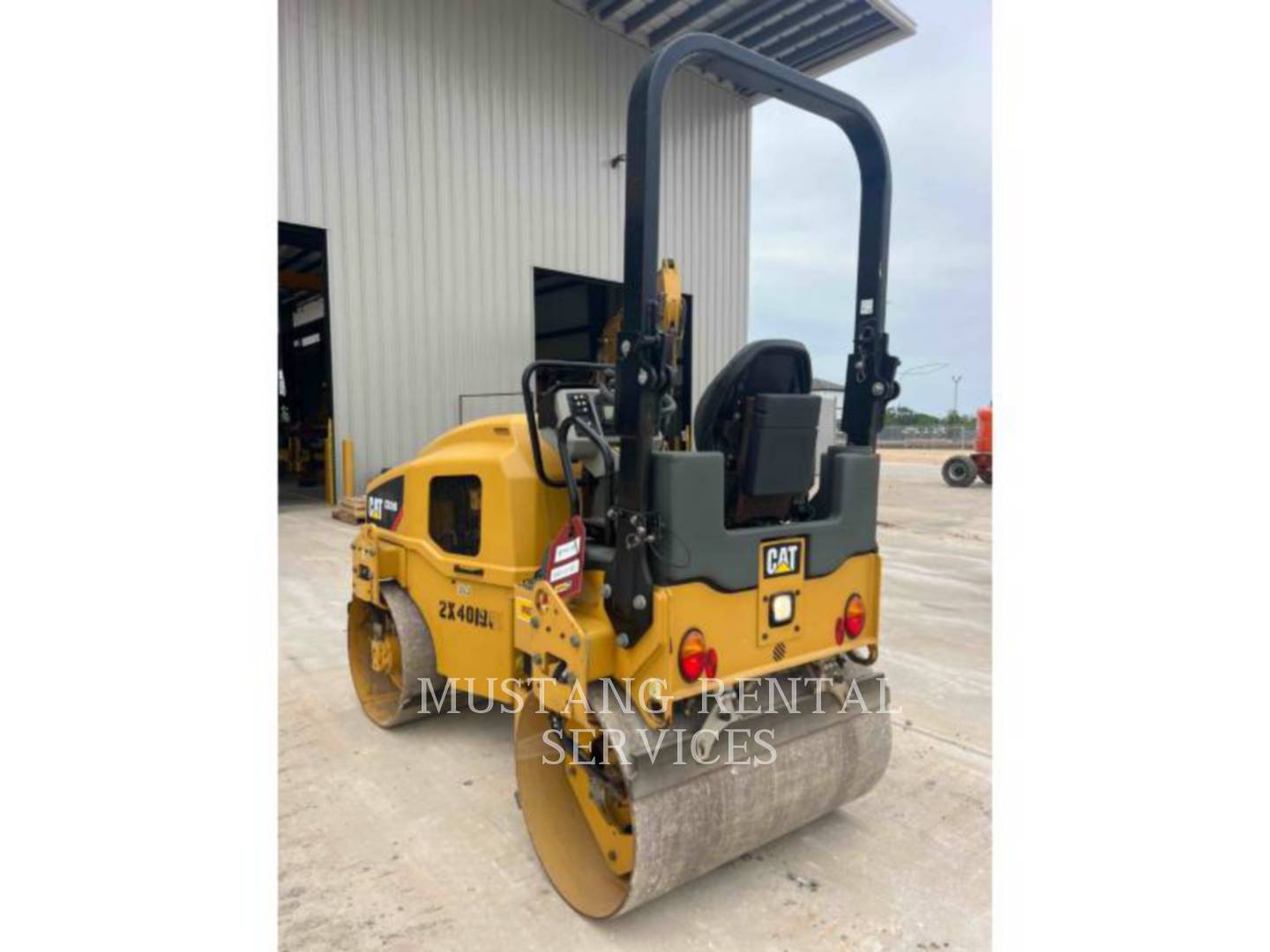 2019 Caterpillar CB24B Vibratory Double