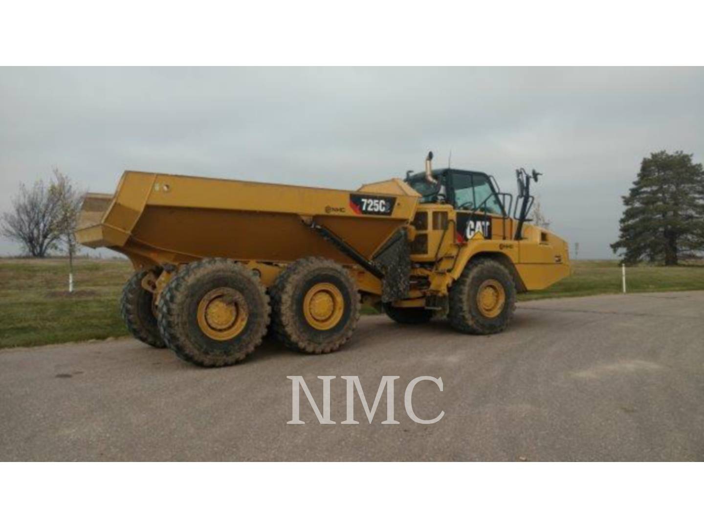 2017 Caterpillar 725C Articulated Truck