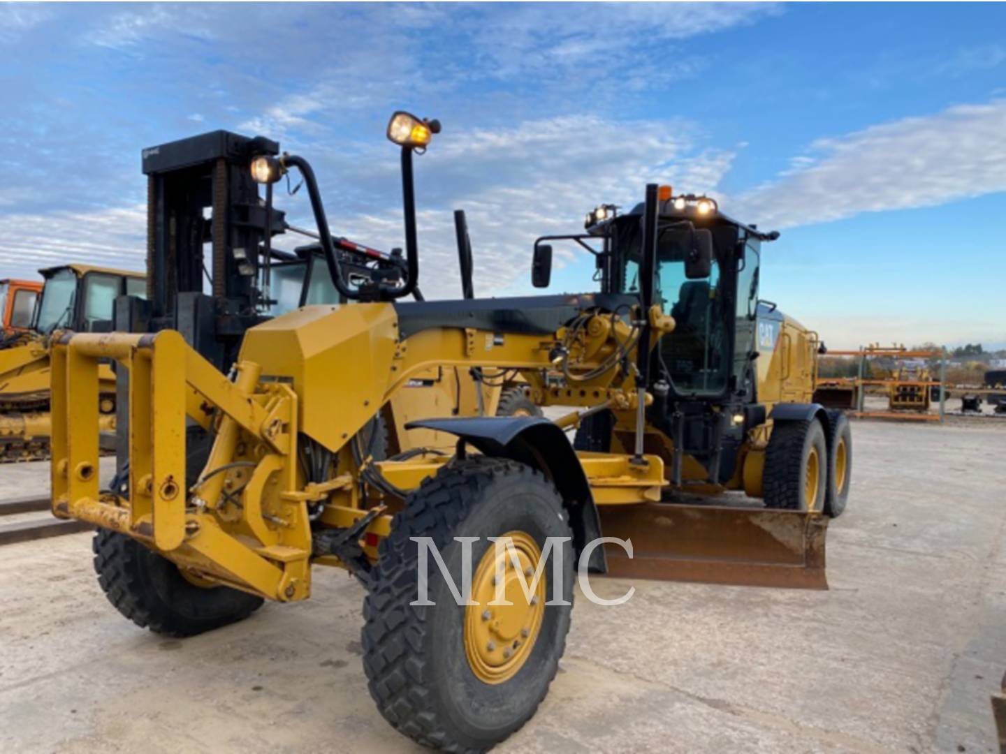 2015 Caterpillar 12M3AWD Grader - Road