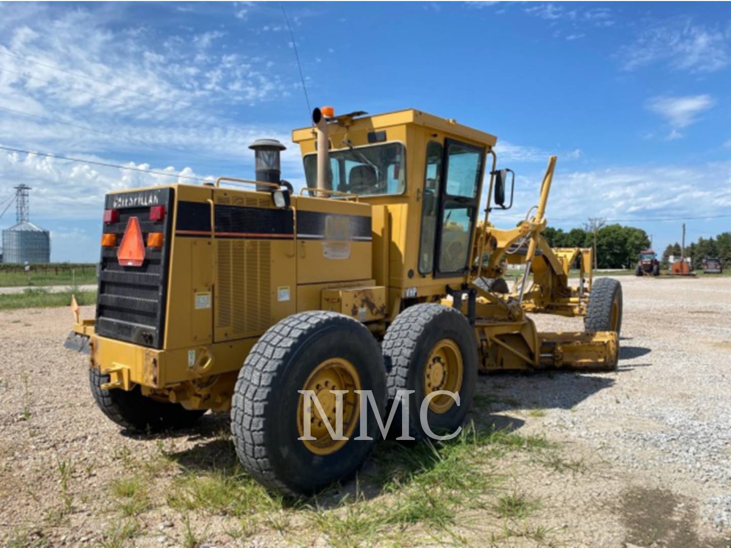 2001 Caterpillar 140H Grader - Road