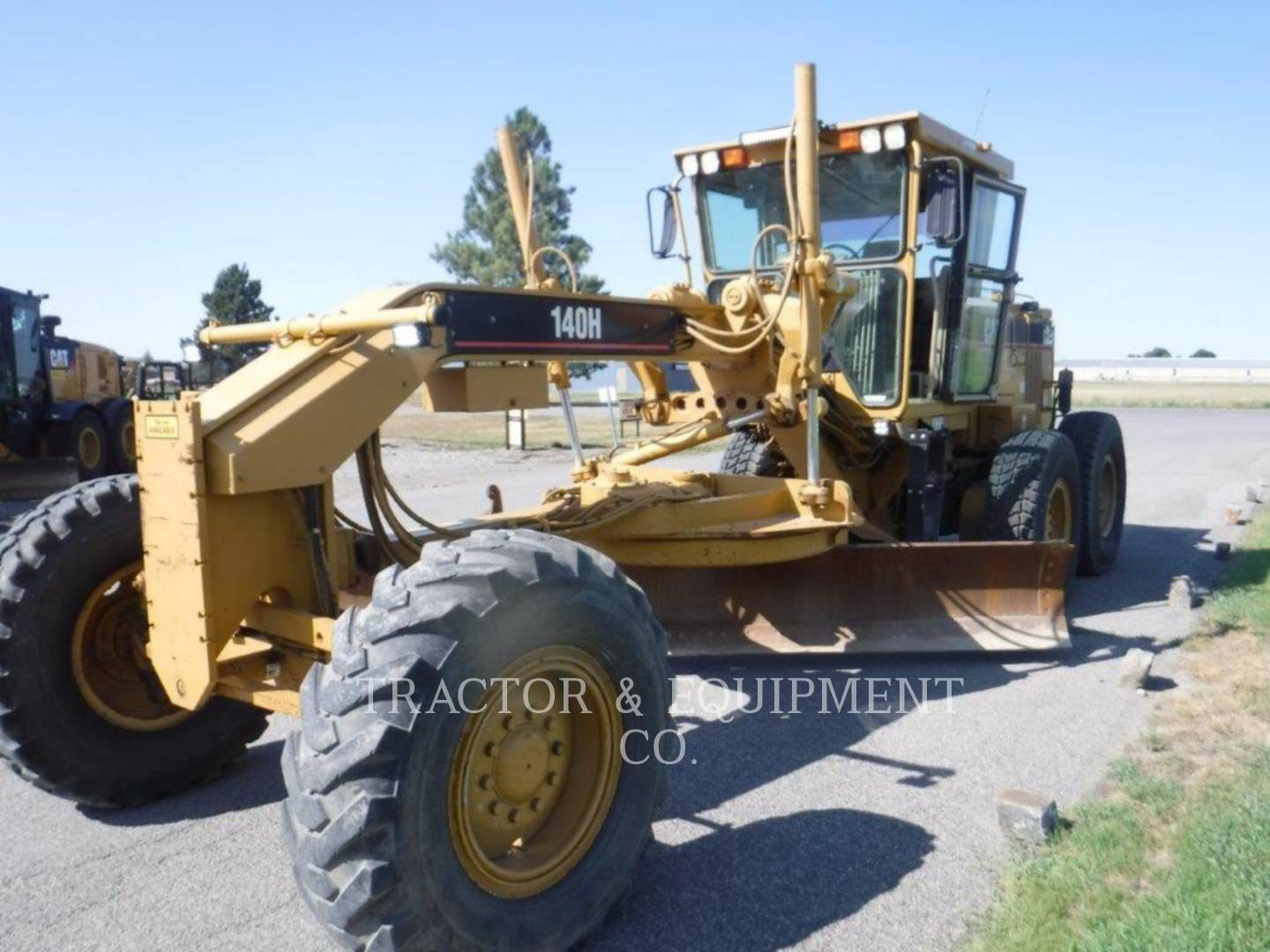 2002 Caterpillar 140H Grader - Road