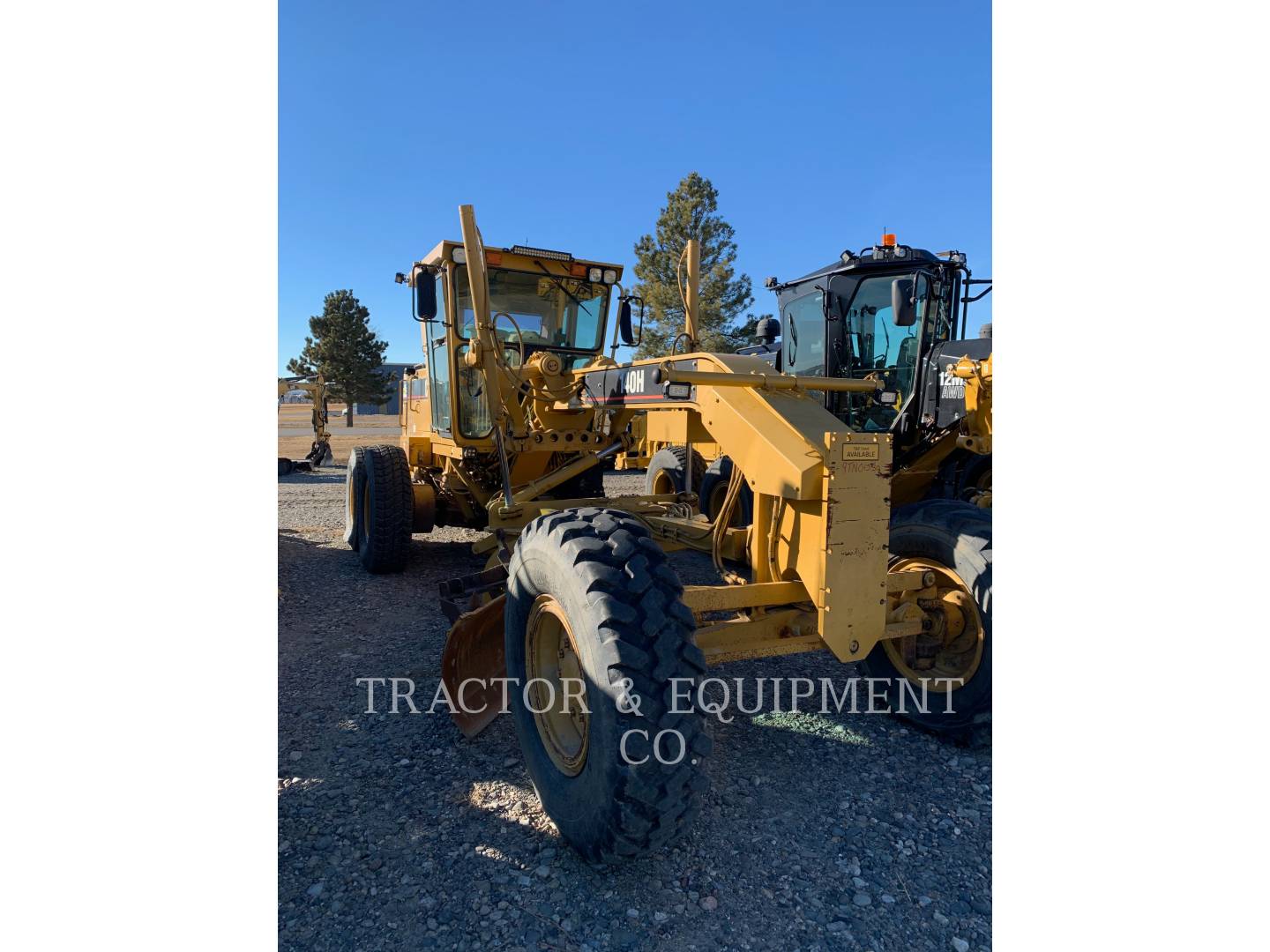 2002 Caterpillar 140H Grader - Road