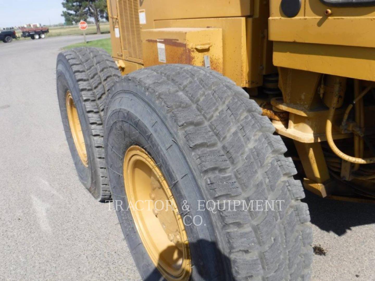 2002 Caterpillar 140H Grader - Road