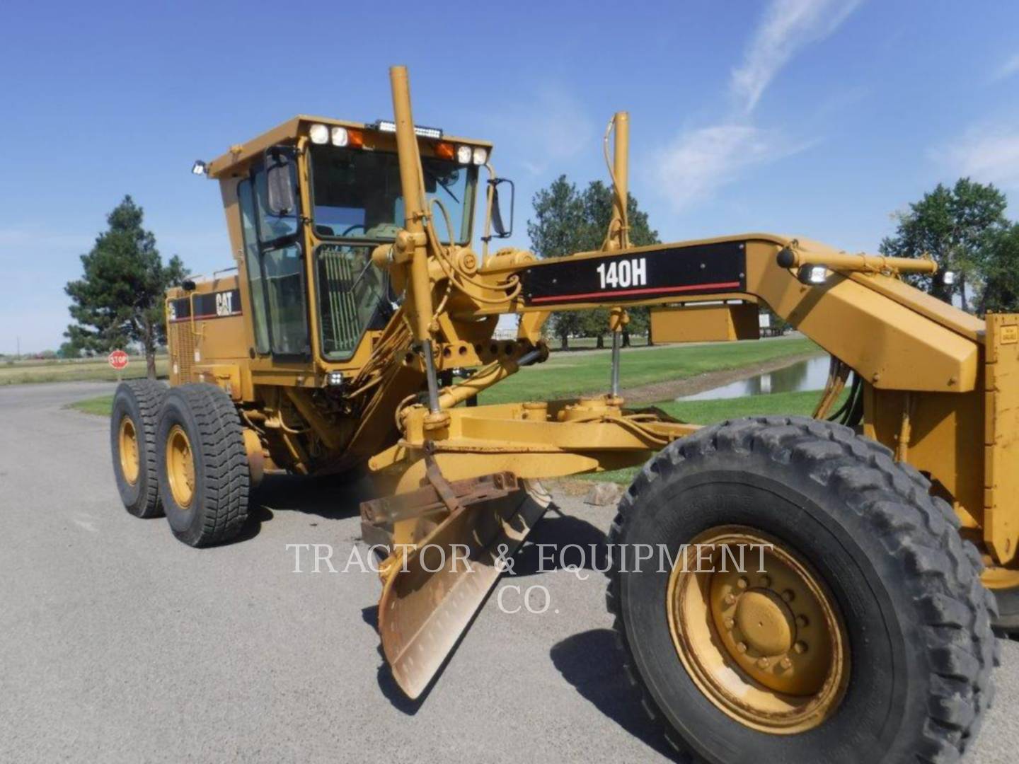 2002 Caterpillar 140H Grader - Road