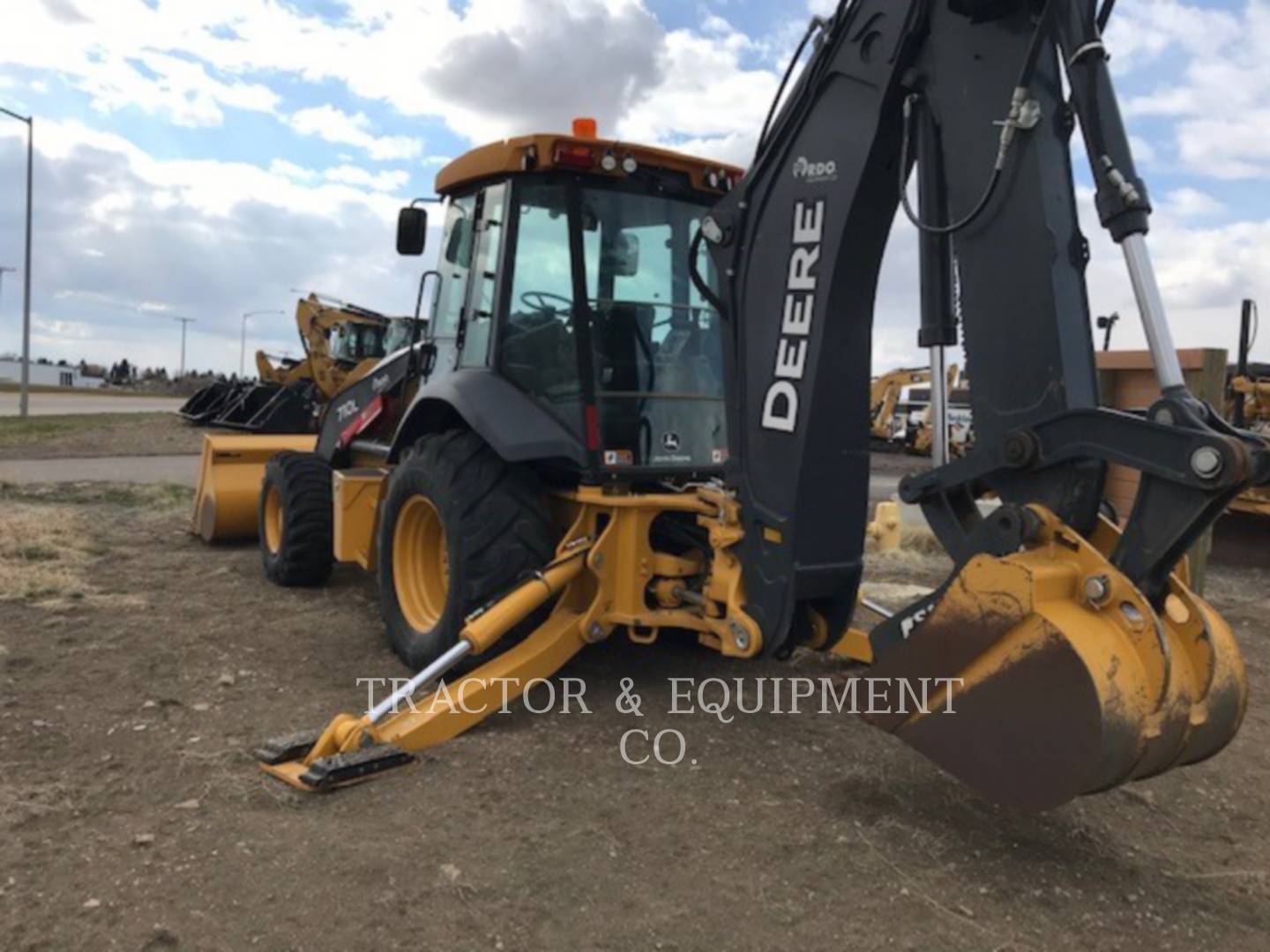 2019 John Deere 710 Tractor Loader Backhoe