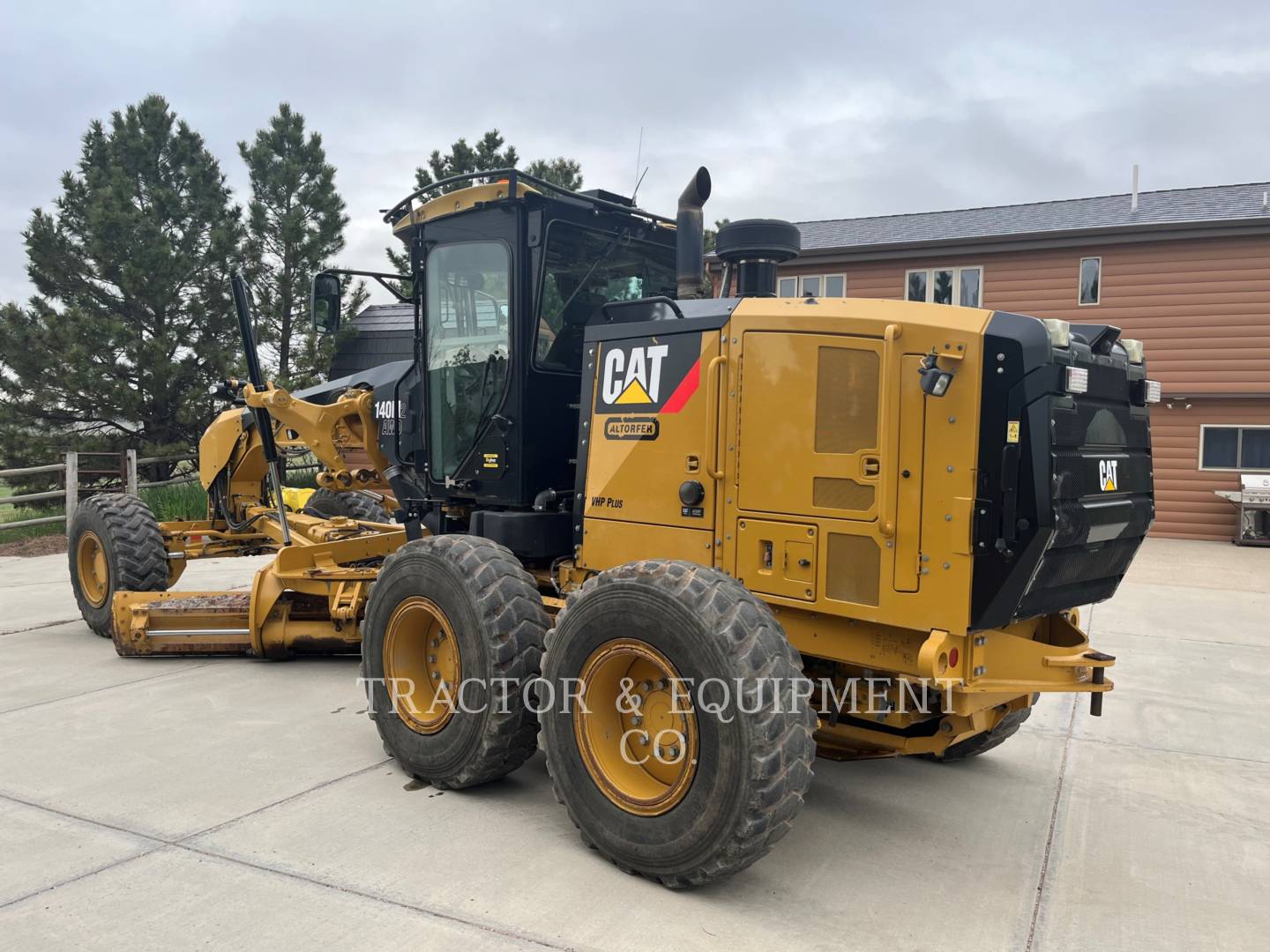 2011 Caterpillar 140M Grader - Road