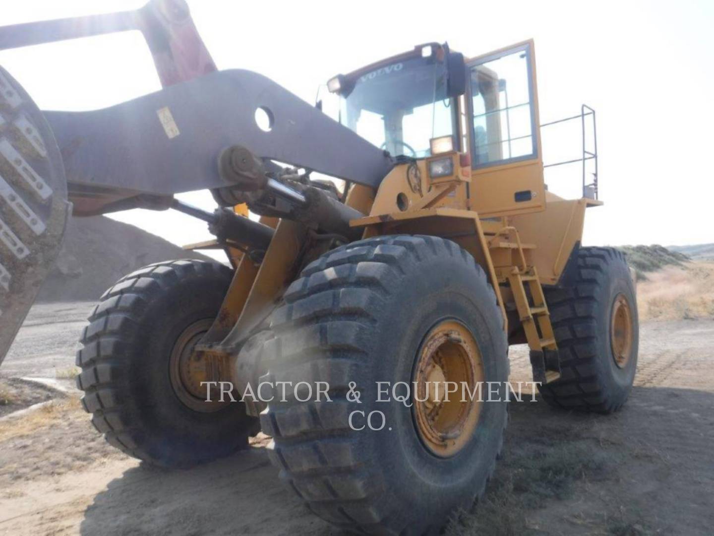 2000 Volvo L220D Wheel Loader