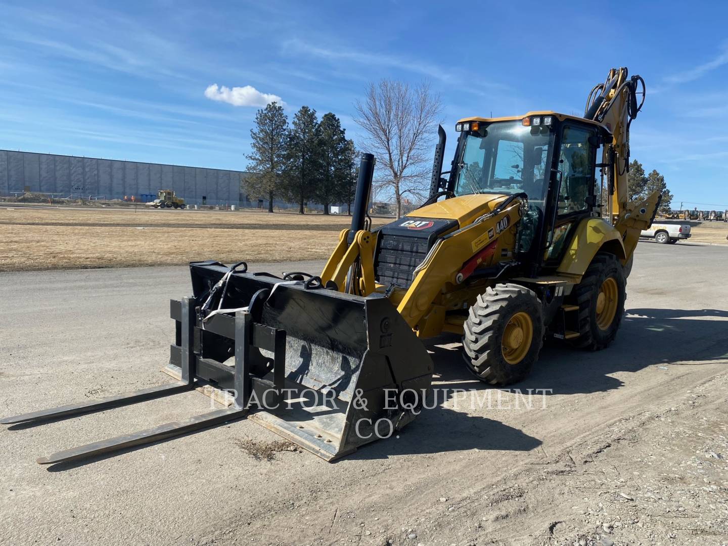 2022 Caterpillar 440 Tractor Loader Backhoe