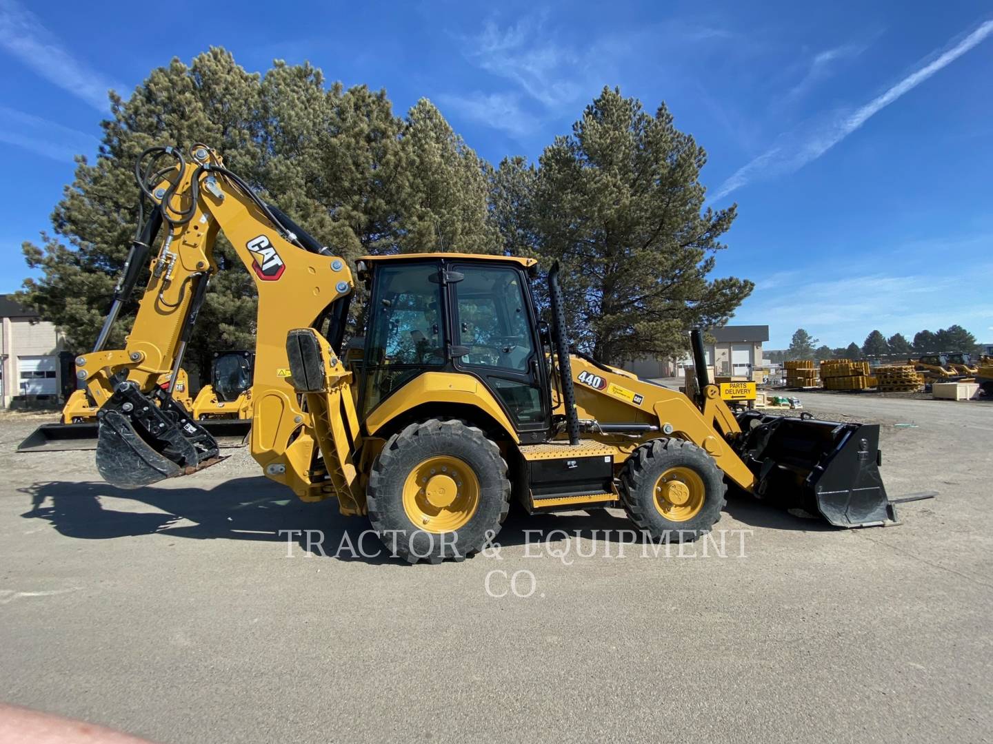 2022 Caterpillar 440 Tractor Loader Backhoe