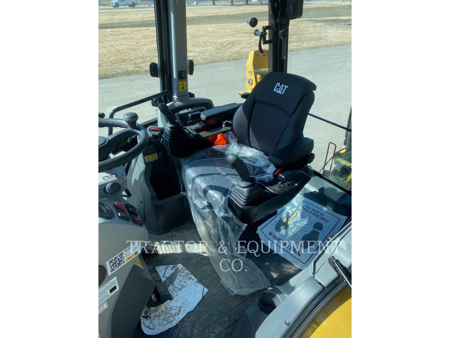 2022 Caterpillar 440 Tractor Loader Backhoe