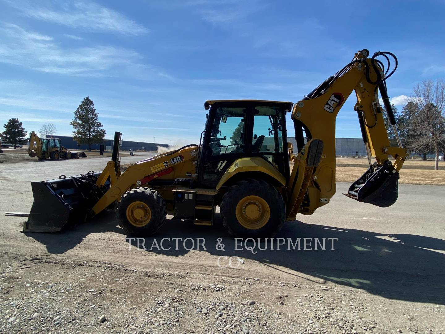 2022 Caterpillar 440 Tractor Loader Backhoe