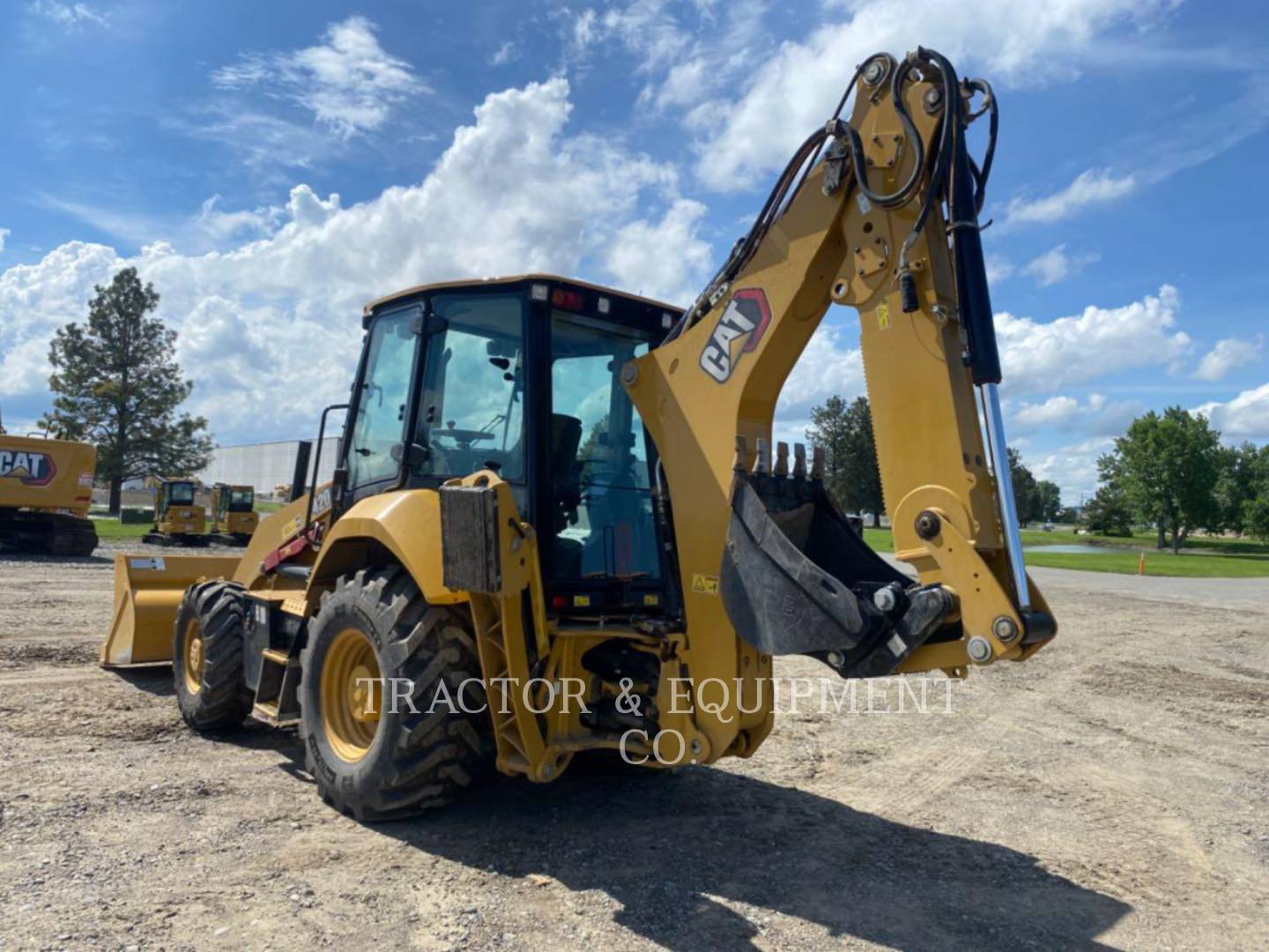 2022 Caterpillar 420 Tractor Loader Backhoe