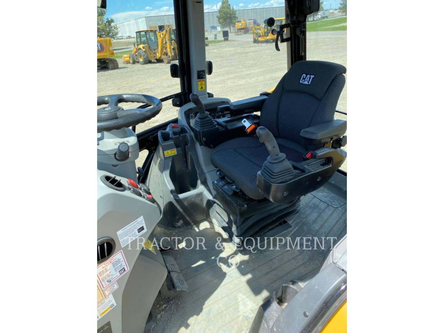 2022 Caterpillar 420XE Tractor Loader Backhoe