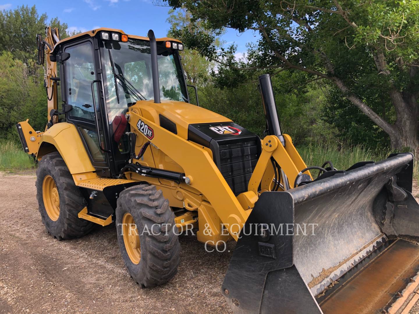 2021 Caterpillar 420 XE Tractor Loader Backhoe