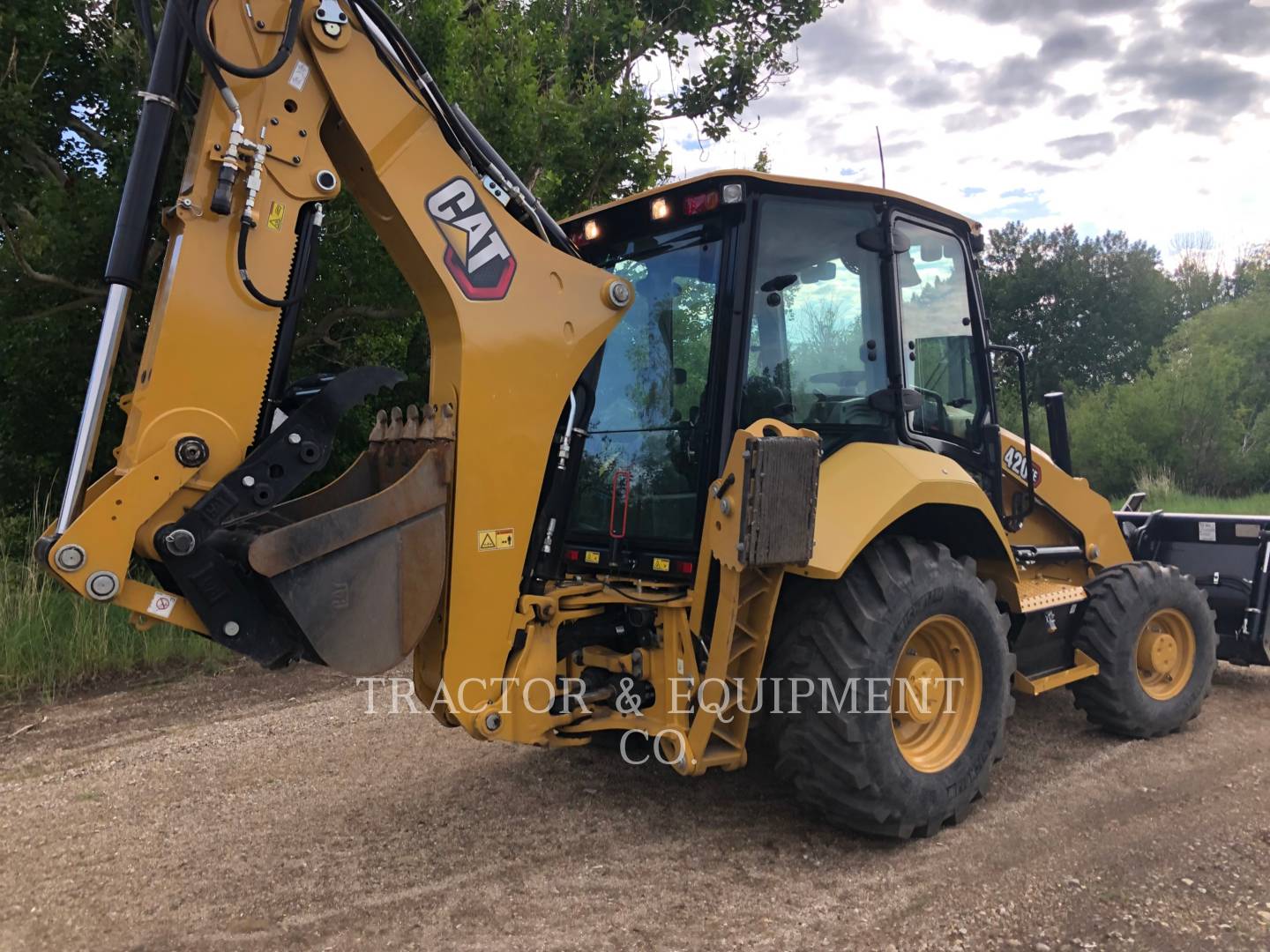 2021 Caterpillar 420 XE Tractor Loader Backhoe