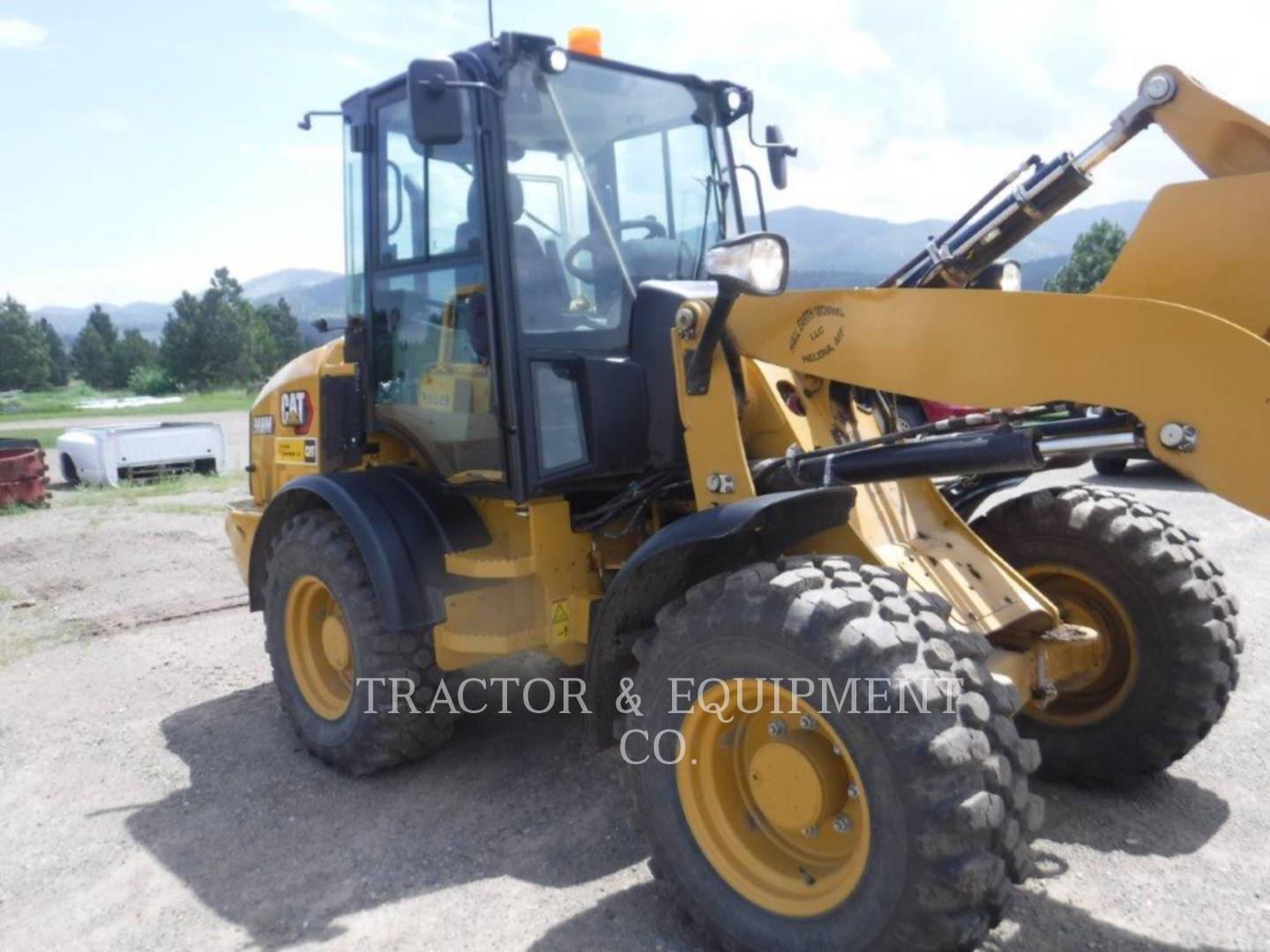 2021 Caterpillar 908M Wheel Loader