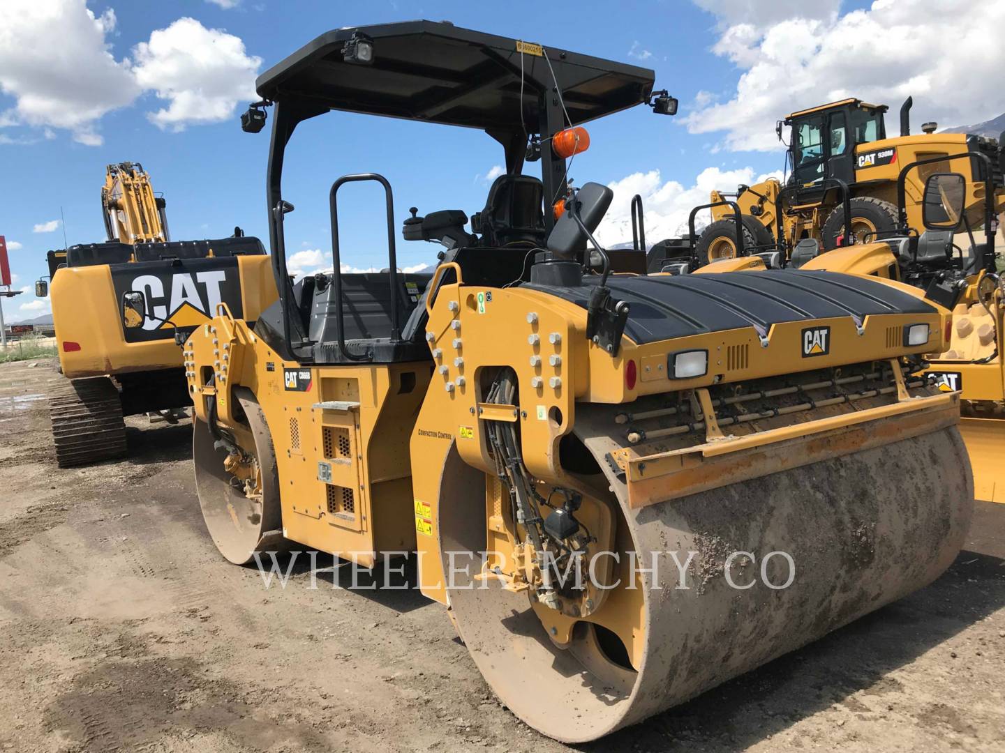 2017 Caterpillar CB66B Vibratory Double