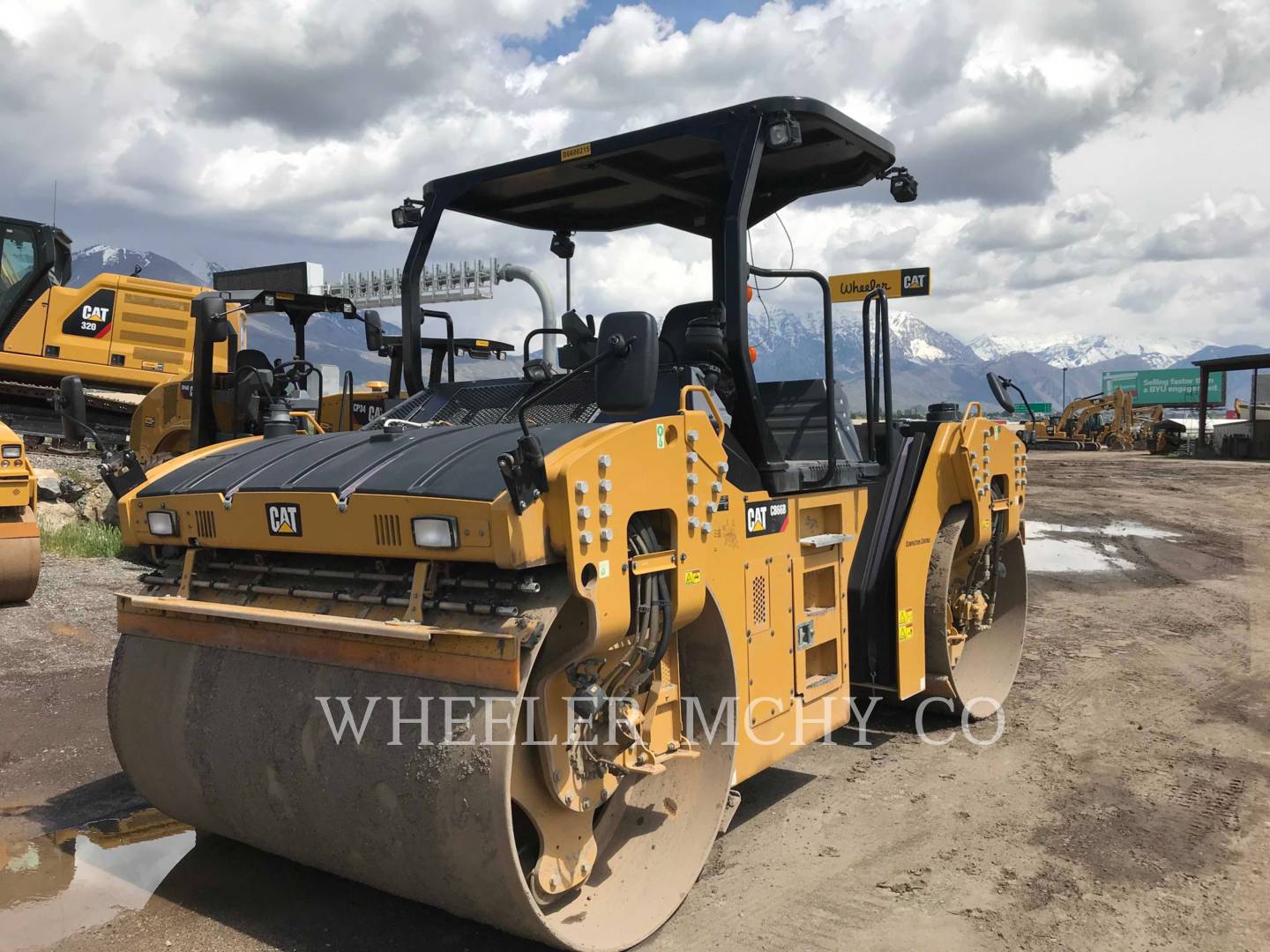 2017 Caterpillar CB66B Vibratory Double