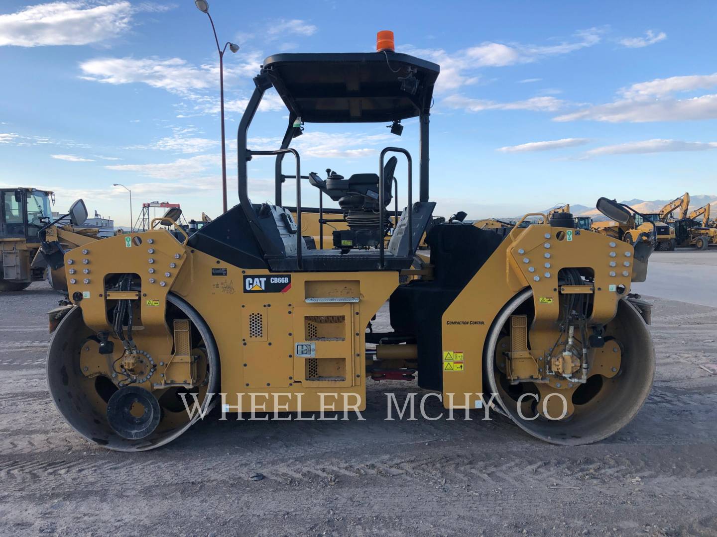 2018 Caterpillar CB66B CW Vibratory Double