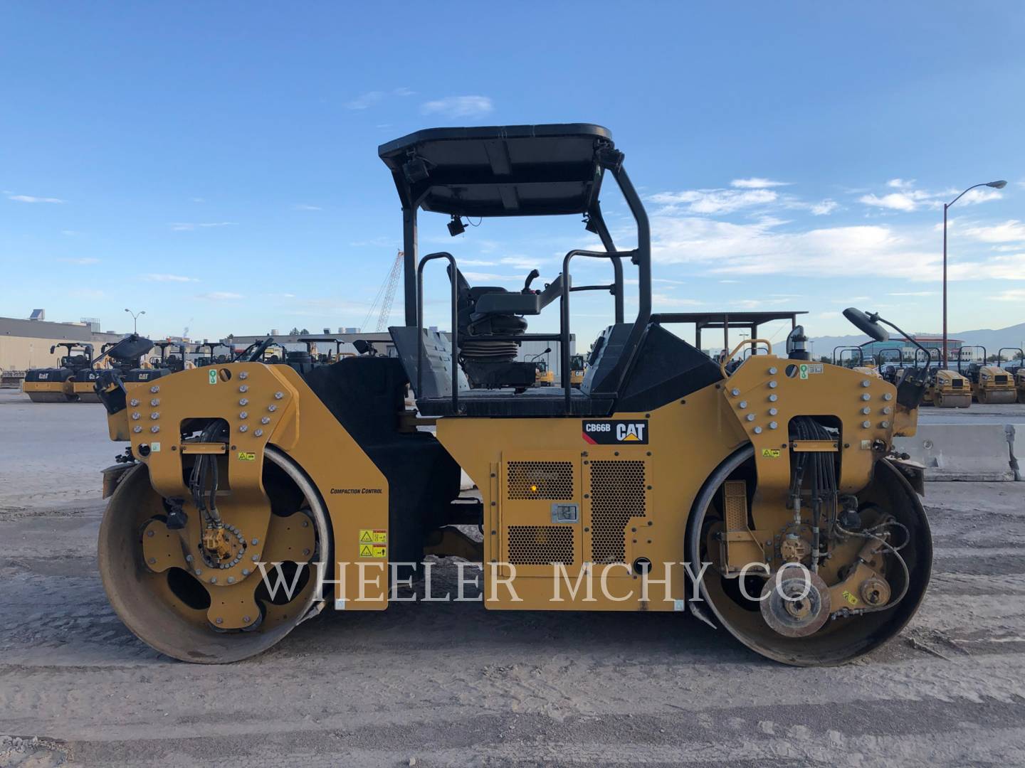 2018 Caterpillar CB66B CW Vibratory Double