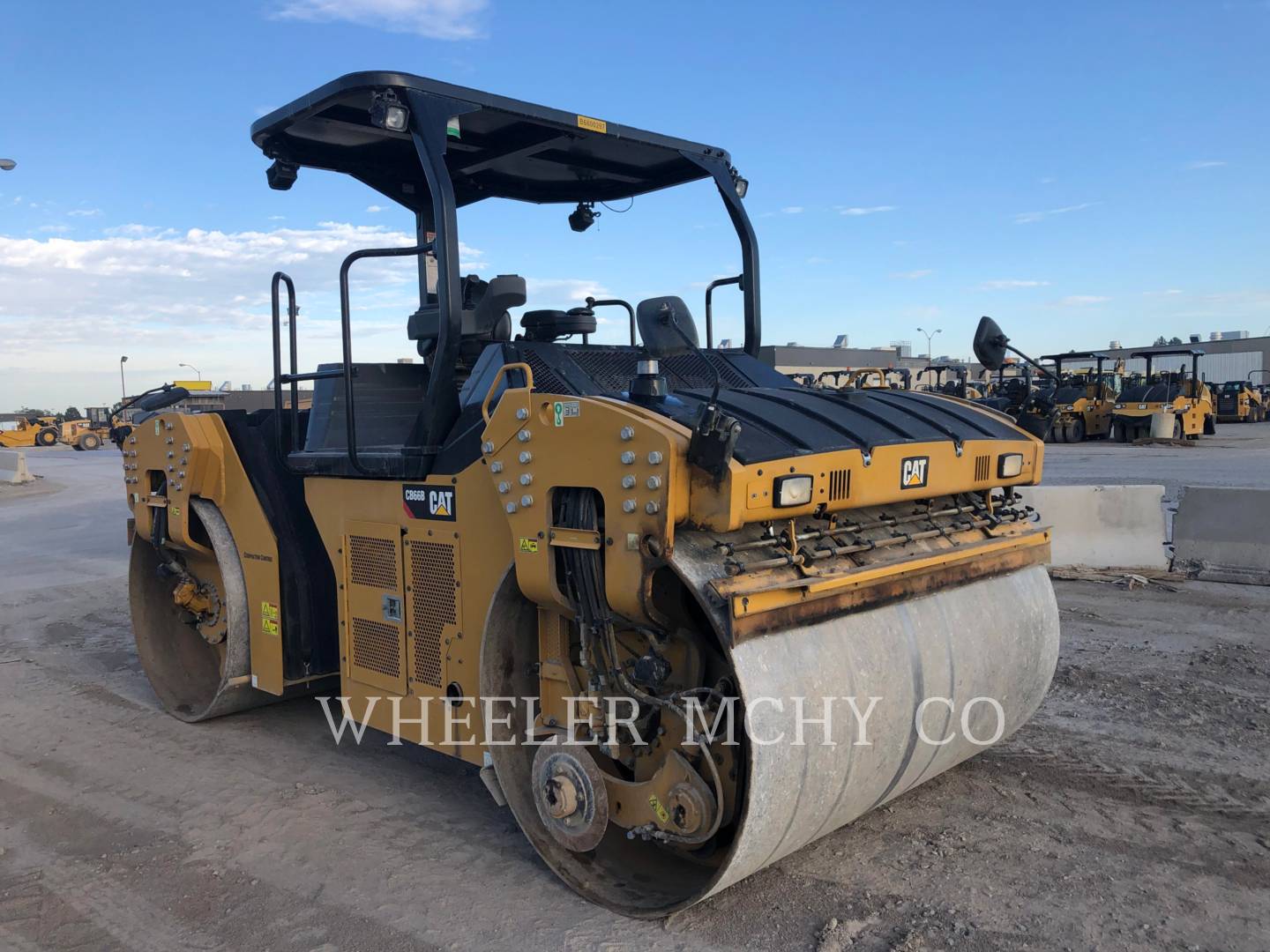 2018 Caterpillar CB66B CW Vibratory Double