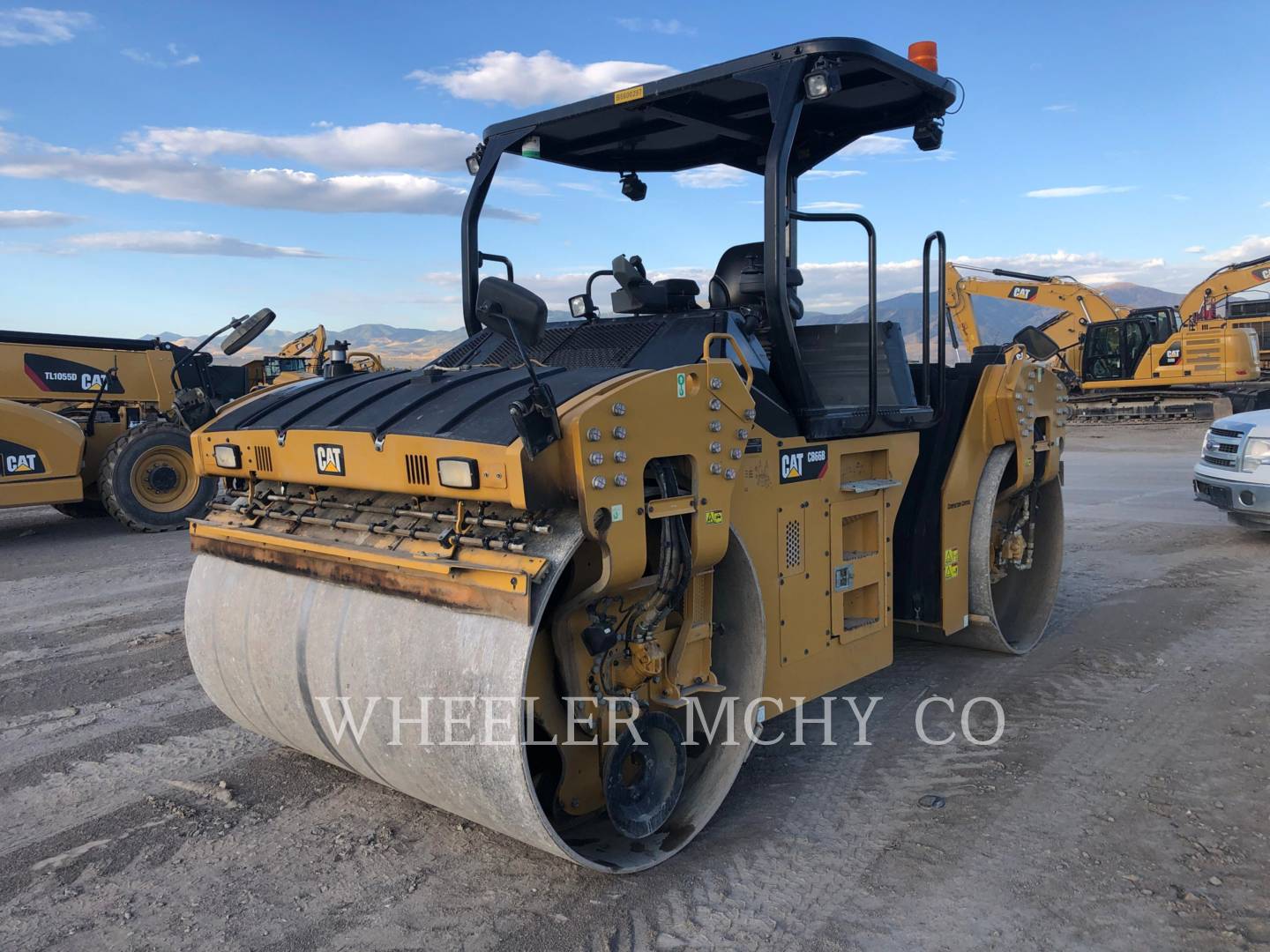 2018 Caterpillar CB66B CW Vibratory Double